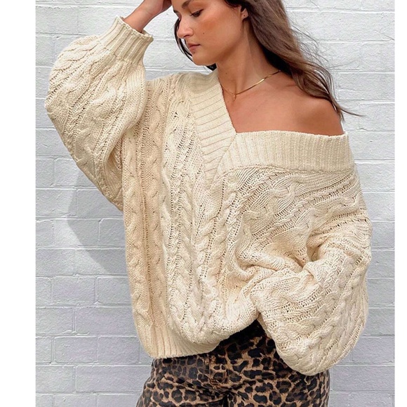 Cozy Beige V neck Chunky Cable knit Oversized Sweater Top - Picture 3 of 5